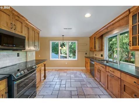 901 NW 319th Street Ridgefield WA 98642