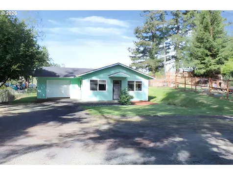 751 N Baxter Street Coquille OR 97423