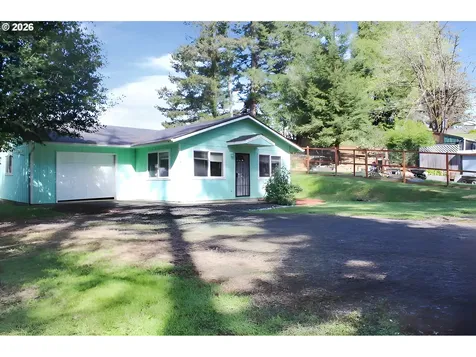 751 N Baxter Street Coquille OR 97423