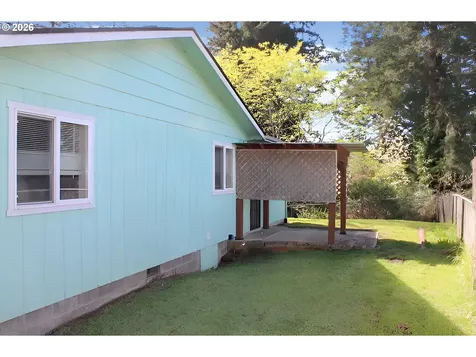 751 N Baxter Street Coquille OR 97423