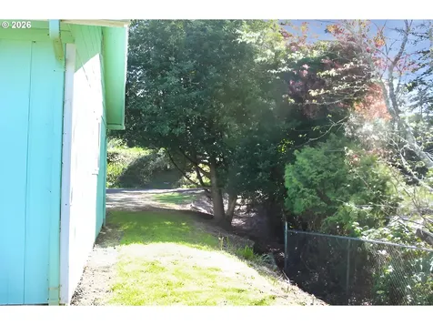 751 N Baxter Street Coquille OR 97423