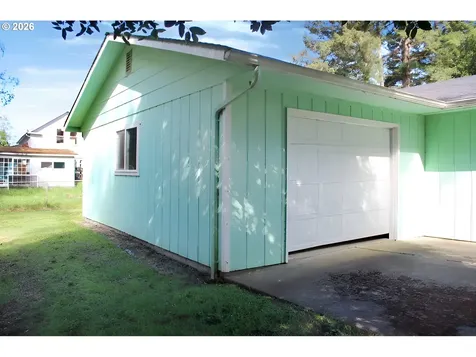 751 N Baxter Street Coquille OR 97423
