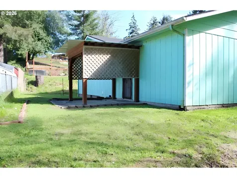 751 N Baxter Street Coquille OR 97423
