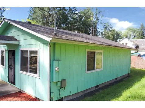751 N Baxter Street Coquille OR 97423