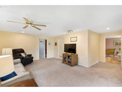 16691 S Holcomb Boulevard Oregon City OR 97045