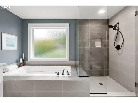 8340 SW 3rd Avenue Portland OR 97219