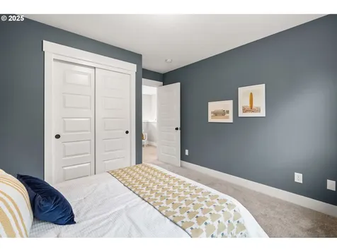 8340 SW 3rd Avenue Portland OR 97219