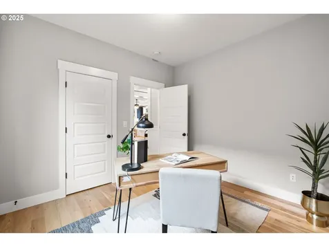 8340 SW 3rd Avenue Portland OR 97219