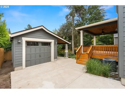 8340 SW 3rd Avenue Portland OR 97219