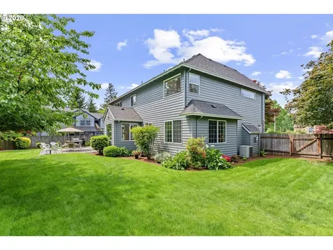 2325 SW Huber Court Portland OR 97219