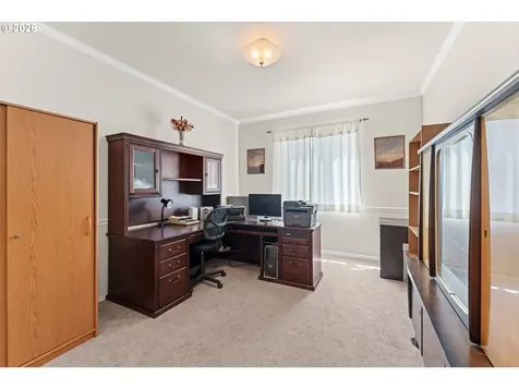 2325 SW Huber Court Portland OR 97219