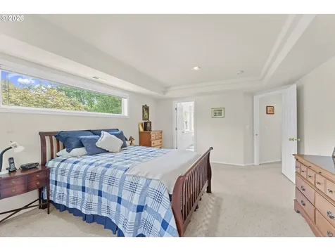 2325 SW Huber Court Portland OR 97219