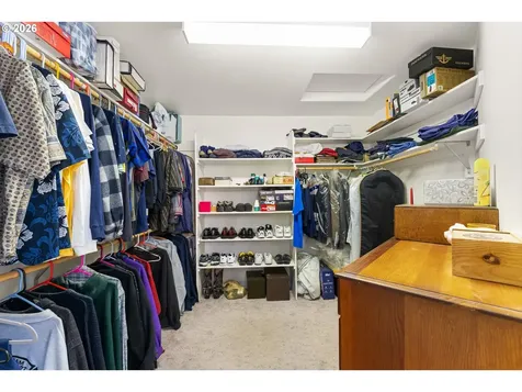 2325 SW Huber Court Portland OR 97219
