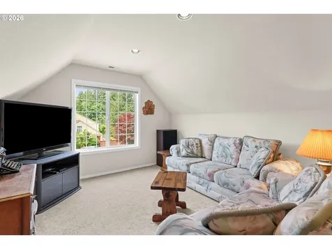 2325 SW Huber Court Portland OR 97219