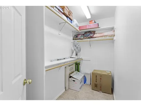 2325 SW Huber Court Portland OR 97219