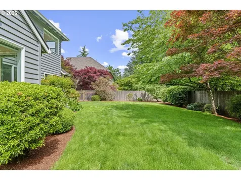 2325 SW Huber Court Portland OR 97219