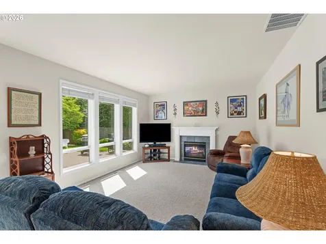 2325 SW Huber Court Portland OR 97219
