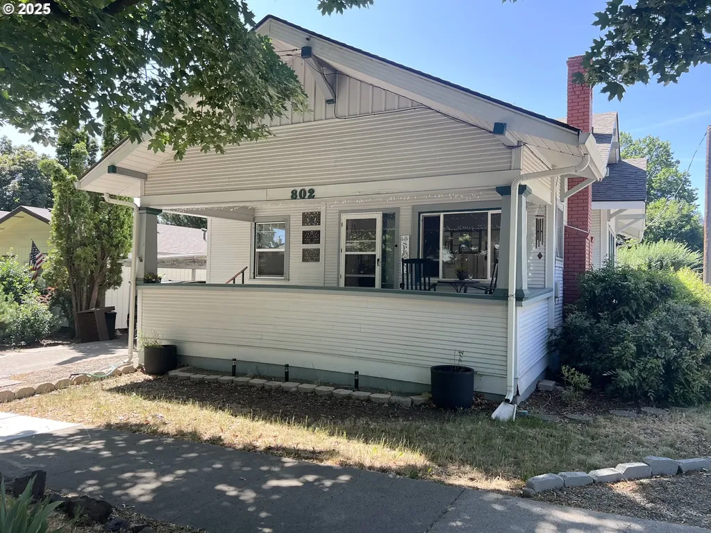 802 Spring Avenue La Grande OR 97850