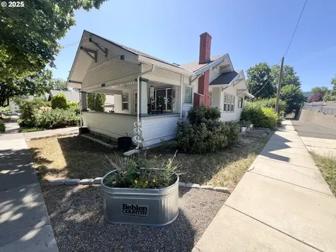 802 Spring Avenue La Grande OR 97850