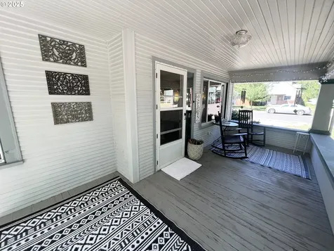 802 Spring Avenue La Grande OR 97850