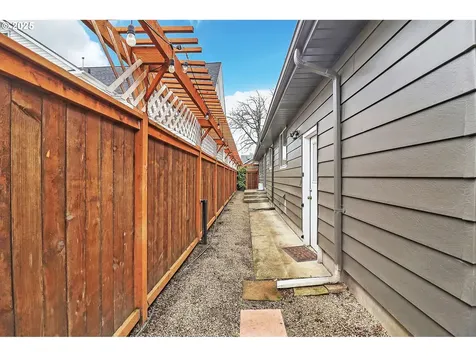 983 Monroe Street Eugene OR 97402