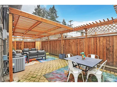 983 Monroe Street Eugene OR 97402