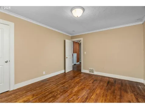 8256 SE Lambert Street Portland OR 97266