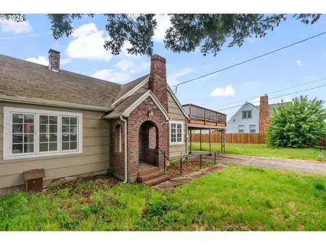 8256 SE Lambert Street Portland OR 97266