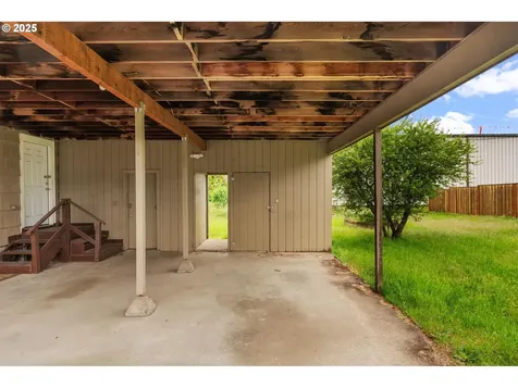 8256 SE Lambert Street Portland OR 97266