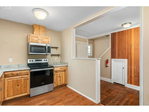 8256 SE Lambert Street Portland OR 97266