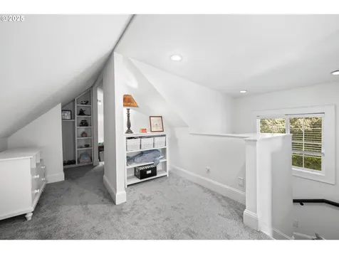 2827 NE Fremont Street Portland OR 97212