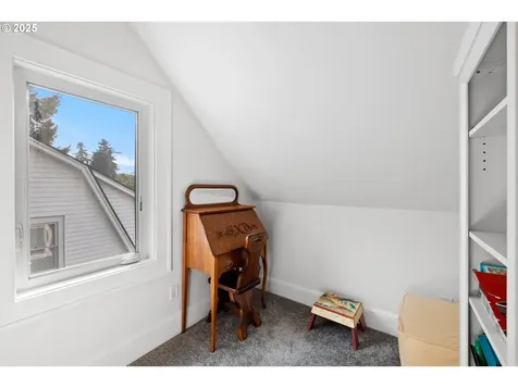 2827 NE Fremont Street Portland OR 97212