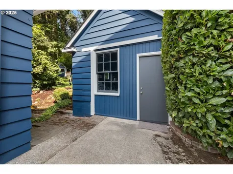 2827 NE Fremont Street Portland OR 97212