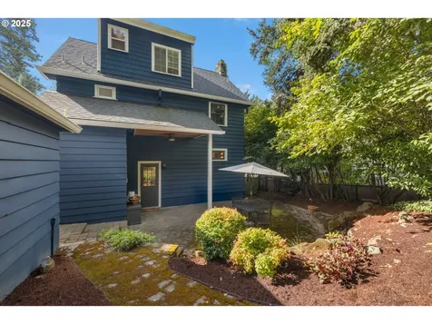 2827 NE Fremont Street Portland OR 97212