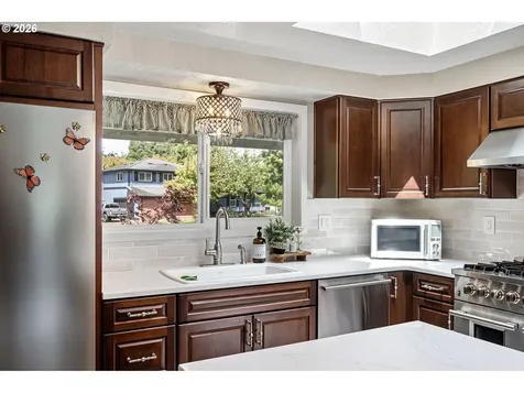 4851 Thunderbird Street Eugene OR 97404