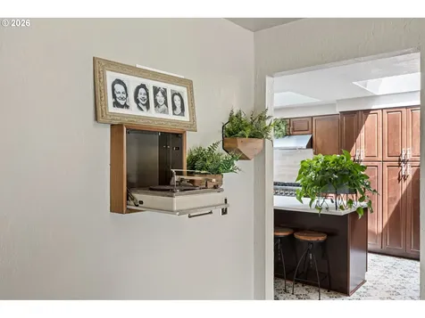 4851 Thunderbird Street Eugene OR 97404