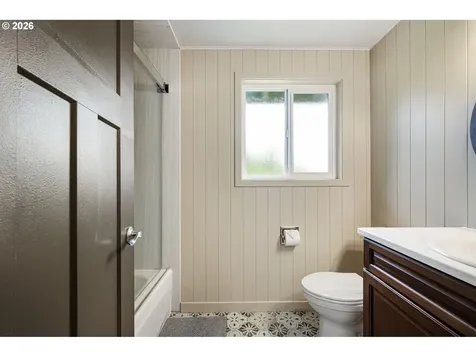 4851 Thunderbird Street Eugene OR 97404