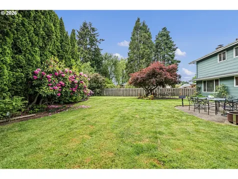 4851 Thunderbird Street Eugene OR 97404