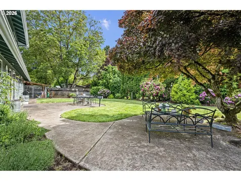 4851 Thunderbird Street Eugene OR 97404