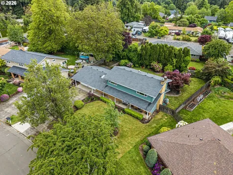 4851 Thunderbird Street Eugene OR 97404