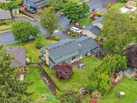 4851 Thunderbird Street Eugene OR 97404