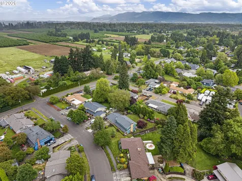 4851 Thunderbird Street Eugene OR 97404