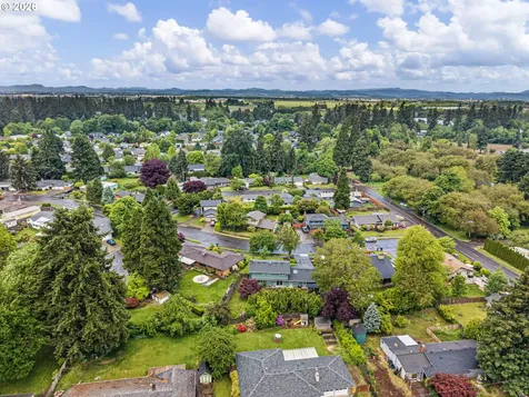 4851 Thunderbird Street Eugene OR 97404