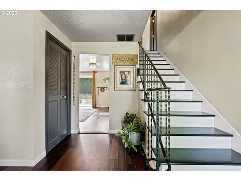 4851 Thunderbird Street Eugene OR 97404