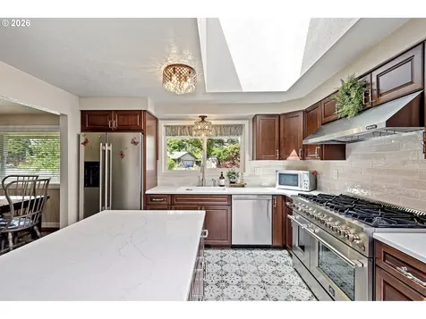 4851 Thunderbird Street Eugene OR 97404