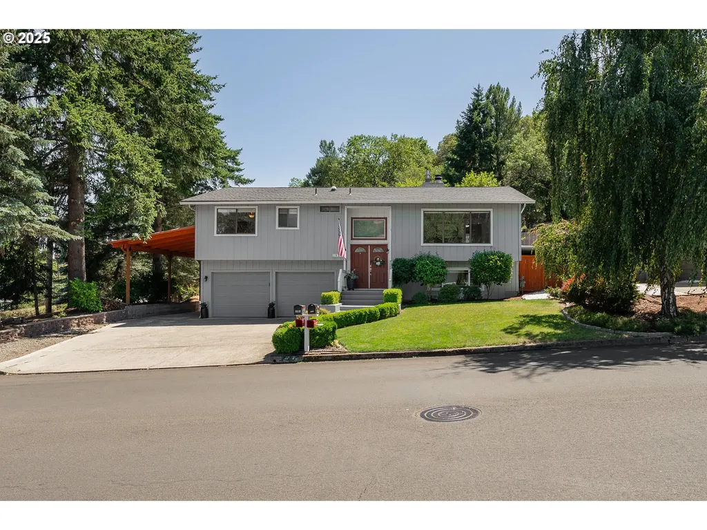 1925 NW Sunberry Drive Roseburg OR 97471