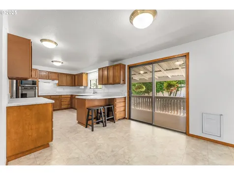 1925 NW Sunberry Drive Roseburg OR 97471