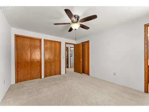 1925 NW Sunberry Drive Roseburg OR 97471