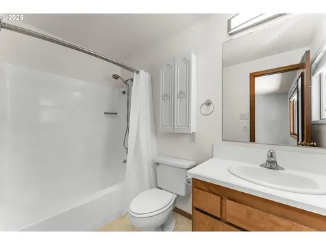 1925 NW Sunberry Drive Roseburg OR 97471