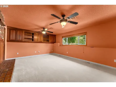 1925 NW Sunberry Drive Roseburg OR 97471